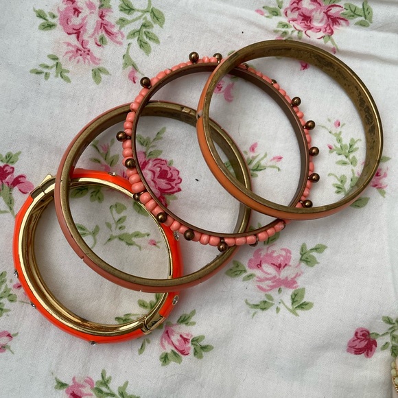 4 peach bracelets - Picture 2 of 4